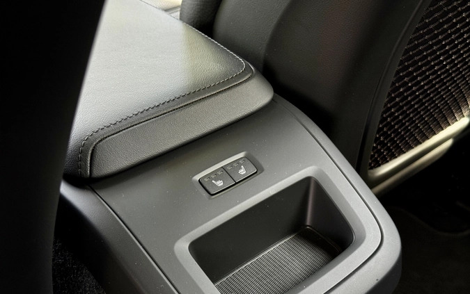 Volvo V60 cena 149800 przebieg: 17000, rok produkcji 2022 z Warszawa małe 562
